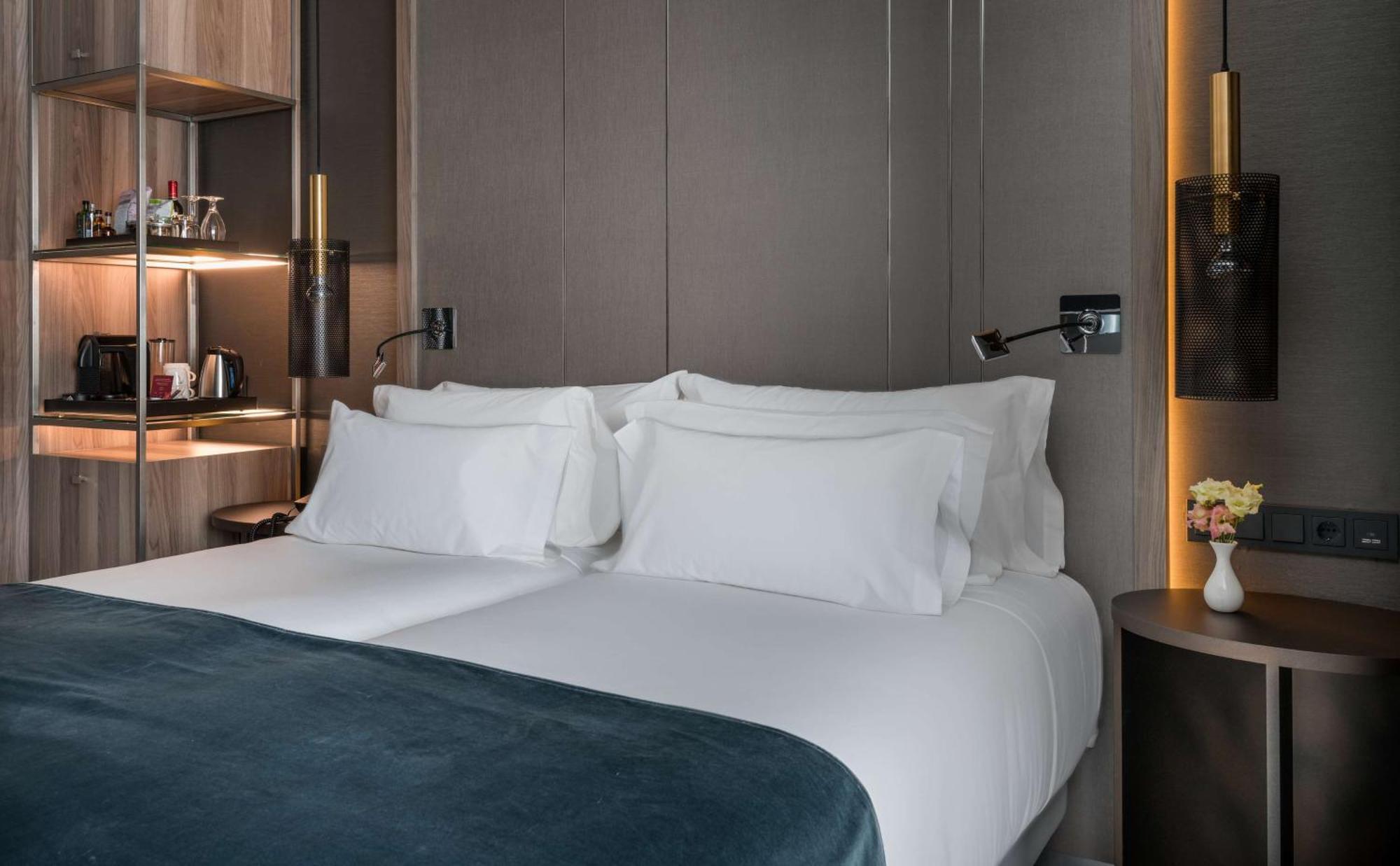 Premium Double or Twin Room Gran Via View,1717140984:JPEG